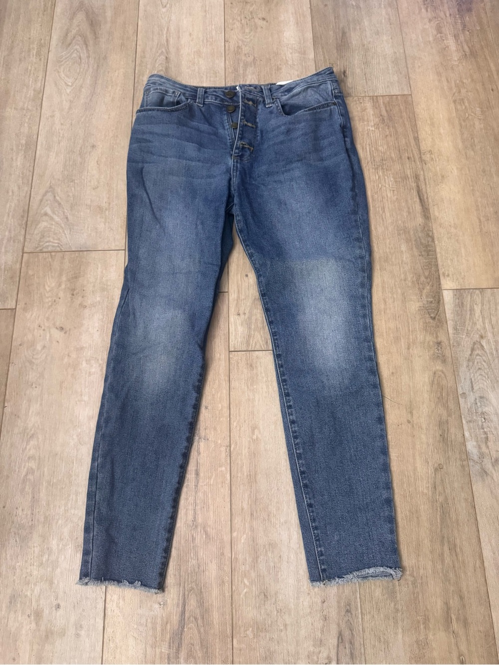 Lee High-Rise Straight Jeans in Medium Blue Wash